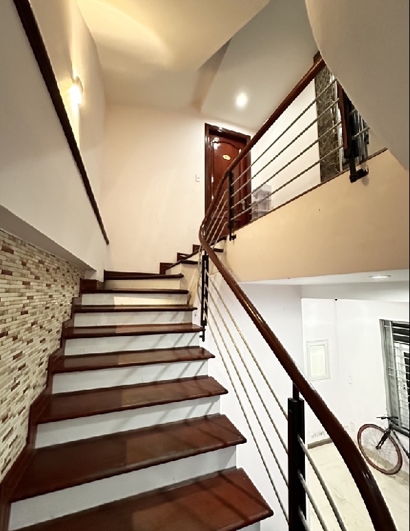 BÁN NHÀ 5 TẦNG - NGÕ VIP - TÂN MAI -57M² - Ảnh 1